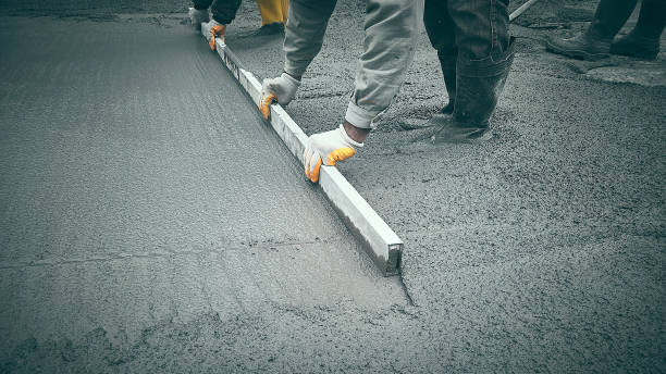 Best Driveway Concrete Repair  in Wauwatosa, WI